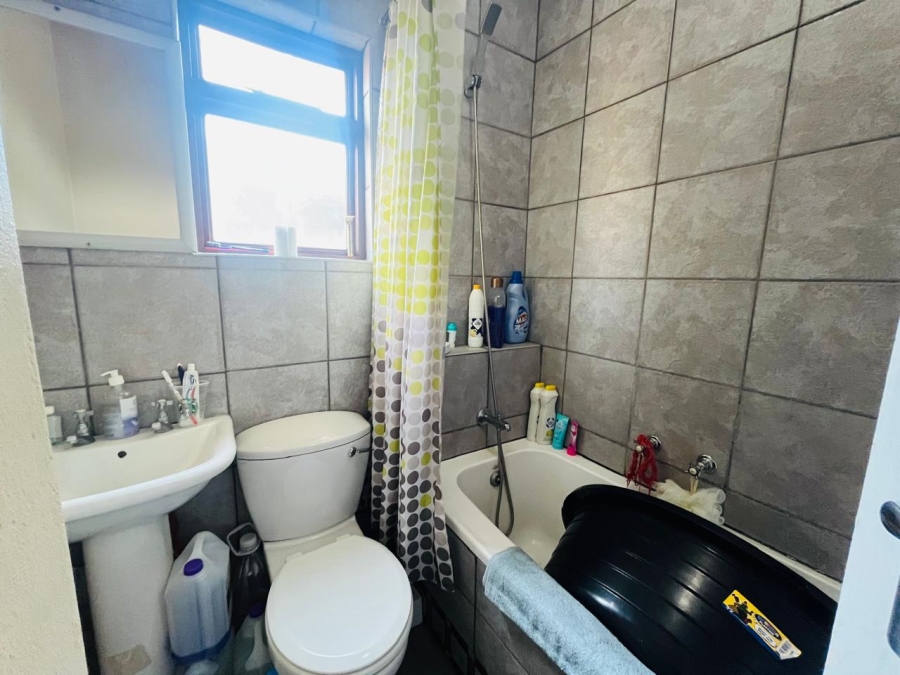 1 Bedroom Property for Sale in Brandwag Free State